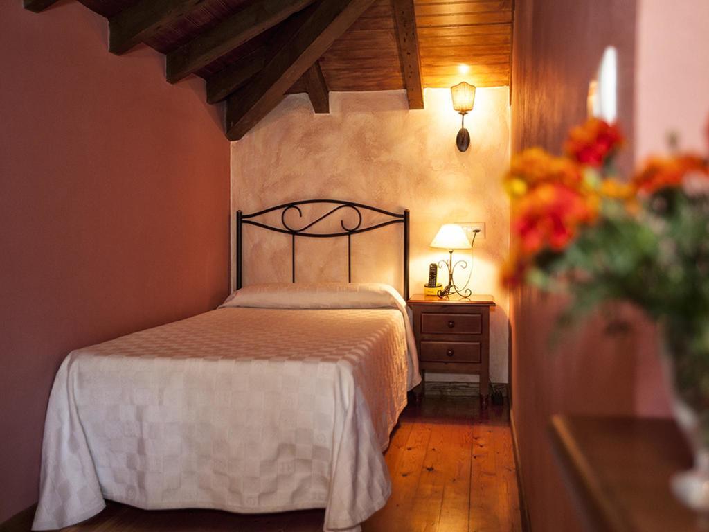 La Casona De Sobrepiedra Hotel Phòng bức ảnh
